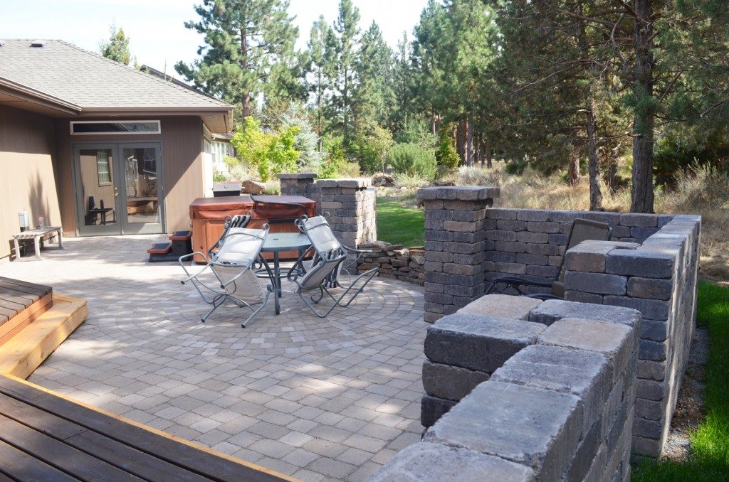 Freestanding Chateau Wall and hot tub concrete pad — Awbrey Butte, Bend, OR
