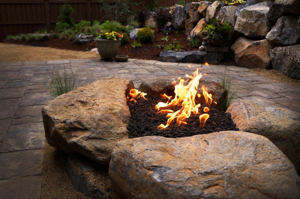 Paver Patio Gas Firepit Photo 1